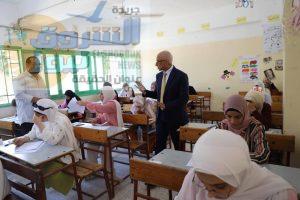 محافظ شمال سيناء يتفقد لجان امتحانات الثانوية العامة بالعريش