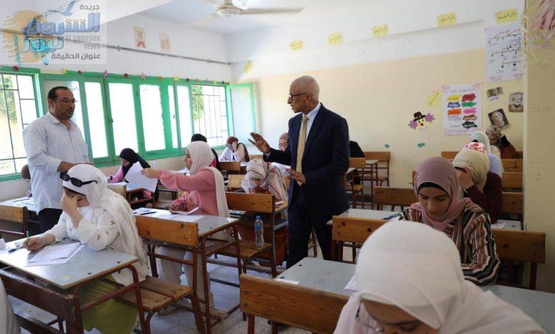 محافظ شمال سيناء يتفقد لجان امتحانات الثانوية العامة بالعريش