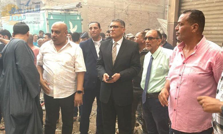 محافظ الجيزة يتابع جهود إطفاء حريق بمخزن دهانات بمنطقة البراجيل بأوسيم