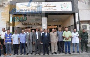 يزور المستشفيات لتهنئة المرضى بعيد الأضحى ويوزع الهدايا العينية