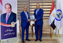 رئيس جامعة العريش يستقبل رئيس فرع الهلال الأحمر بشمال سيناء