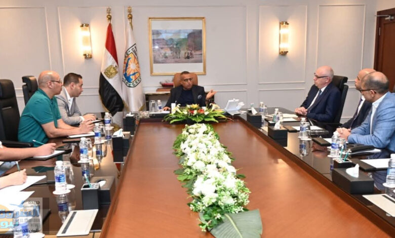 محافظ جنوب سيناء يلتقي رئيس الشركة العالمية المنفذة لمشروع انتاج الطاقة الضخم و الهيدروجين الأخضر لمتابعة مستجدات تنفيذ المشروع