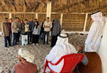 وكيل وزارة الزراعة شمال سيناء يلتقي بعدداً من المزارعين خلال زيارته لقرية الروضة ببئر العبد