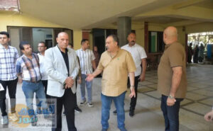 يتفقد أنشطة جمعية الشابات المسلمات