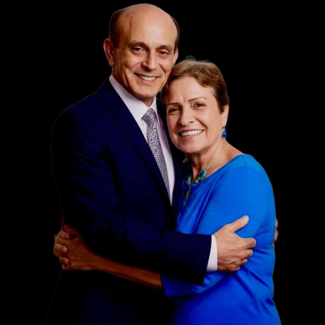 رسائل إنسانية من قلب الأزمة.. ومحمد صبحي يرسل رسالة وفاء لزوجته بمناسبة ذكرى زواجهما ، ويطمئن جمهوره