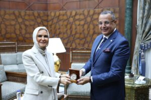 محافظ جنوب سيناء يتقدم بوافر الشكر والاعتزاز لفضيلة الإمام الأكبر شيخ الأزهر