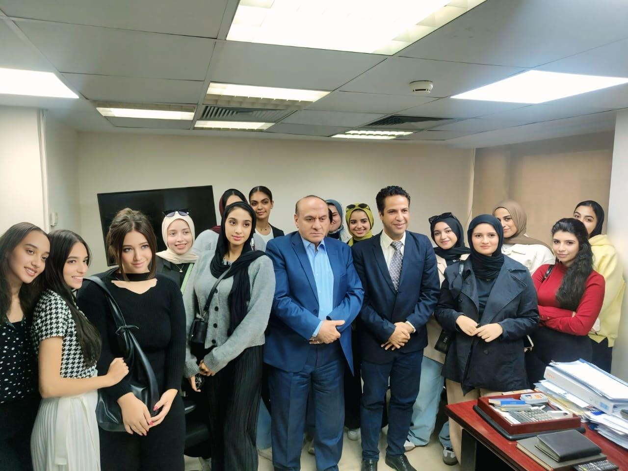 زيارة طلاب اعلام جامعة مصر للعلوم والتكنولوجيا مع اللواء سمير فرج ..