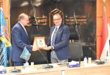 محافظ جنوب سيناء يبحث مع رئيس صندوق التنمية الحضرية تعزيز مشروعات الإسكان والمرافق بالمحافظة