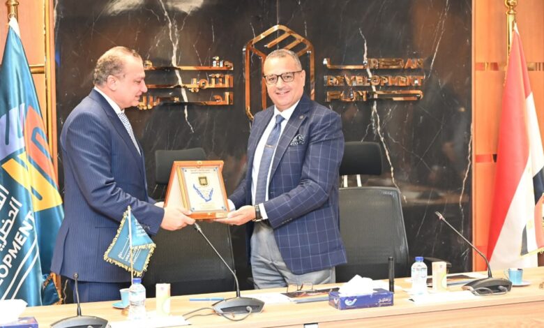 محافظ جنوب سيناء يبحث مع رئيس صندوق التنمية الحضرية تعزيز مشروعات الإسكان والمرافق بالمحافظة