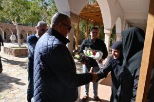 محافظ جنوب سيناء يزور دير الراهبات