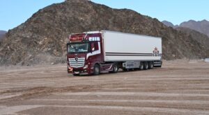 محافظ جنوب سيناء يتفقد ساحة انتظار النقل الثقيل بطابا