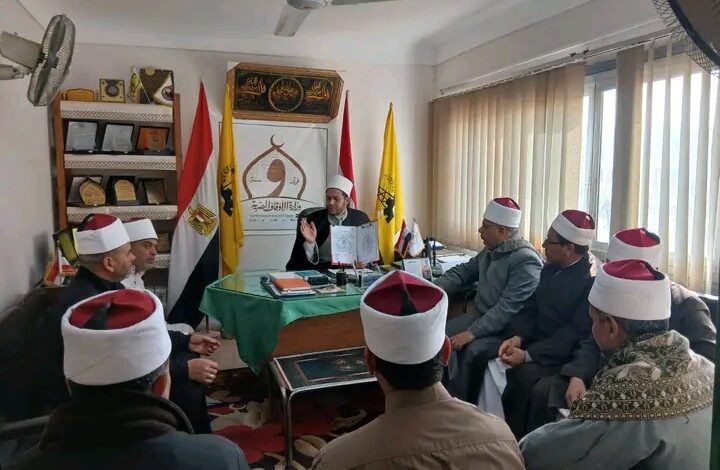 مدير أوقاف شمال سيناء يعقد اجتماعاً موسعاً لضبط الأداء الدعوي والإداري
