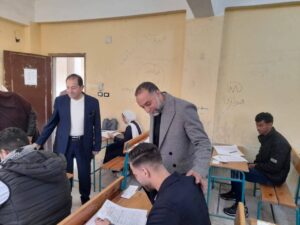 امتحانات نصف العام: وكيل صحة شمال سيناء يتفقد مدرسة التمريض ويطمئن على سير الامتحانات