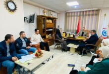 وكيل وزارة الصحة يعقد اجتماعاً مع مدير الرعاية الأساسية ومنسق عام المبادرات ومديري الإدارات الصحية لرفع كفاءة منظومة قطاع الرعاية الأساسية بالمحافظة