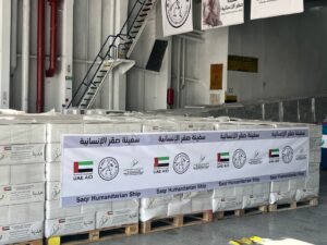 بدعم من وكالة الإمارات للمساعدات الدولية... وصول سفينة “صقر” إلى ميناء العريش محملة بـ4 آلاف طن من المساعدات لغزة
