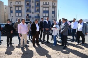 محافظ جنوب سيناء يتفقد منطقة الرويسات بشرم الشيخ لمتابعة أعمال التطوير