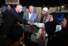 محافظ جنوب سيناء يقوم بجولة موسعة سيرًا على الأقدام