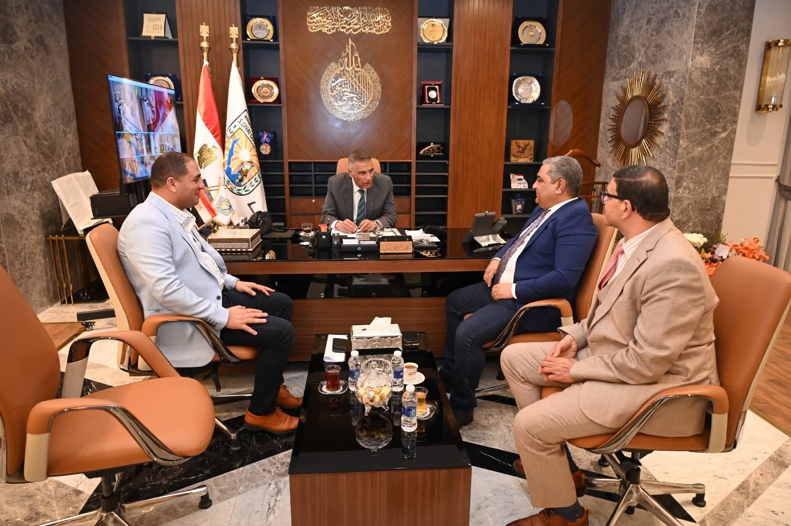 محافظ جنوب سيناء يستقبل قيادات المديرية المالية لتهنئته بتوليه منصبه