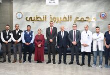 محافظ جنوب سيناء يزور المرضى بمجمع الفيروز الطبي بطور سيناء ويهنئهم بعيد الفطر