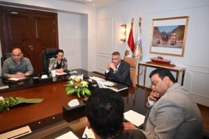 محافظ جنوب سيناء يضع "خارطة طريق" عاجلة